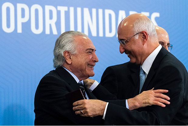 Novas regras da reforma trabalhista vão valer para contratos em vigor